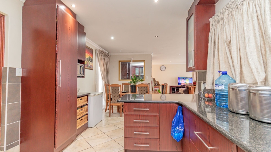 4 Bedroom Property for Sale in Safari Gardens North West